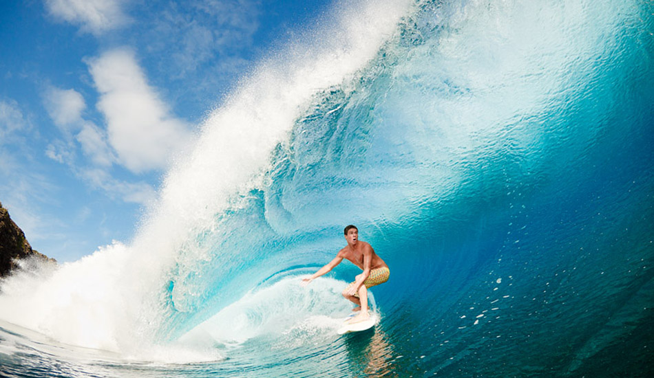 Albee Layer, deep into a west Maui Slab. Photo: <a href=\"http://www.quincydein.com/\" target=_blank>Quincy Dein</a>.